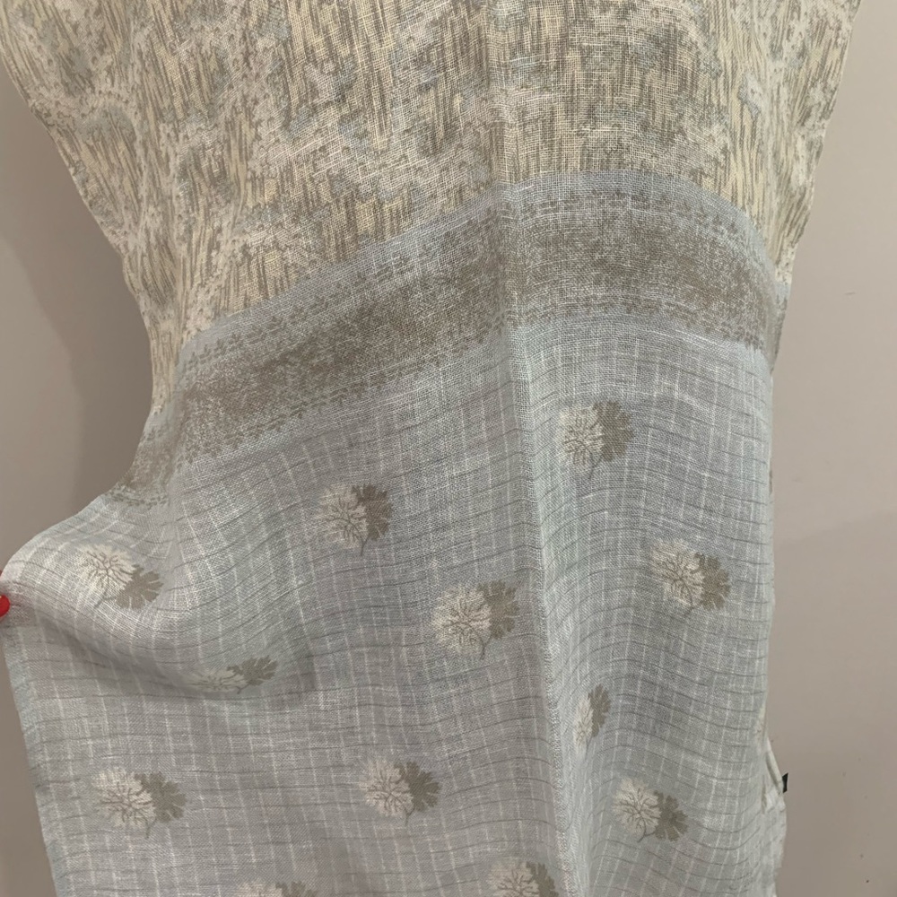 Petrusse Linen Long Scarf - Picture 8 of 9